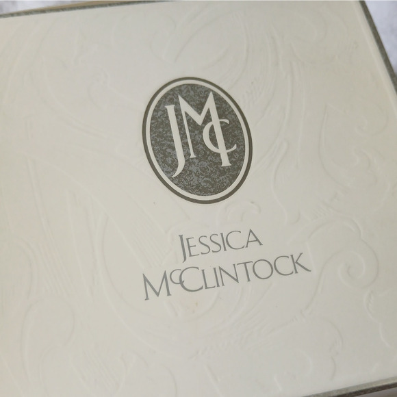 Vintage Jessica McClintock perfumed body powder NIB with puff 2 oz- HTF - Picture 8 of 8